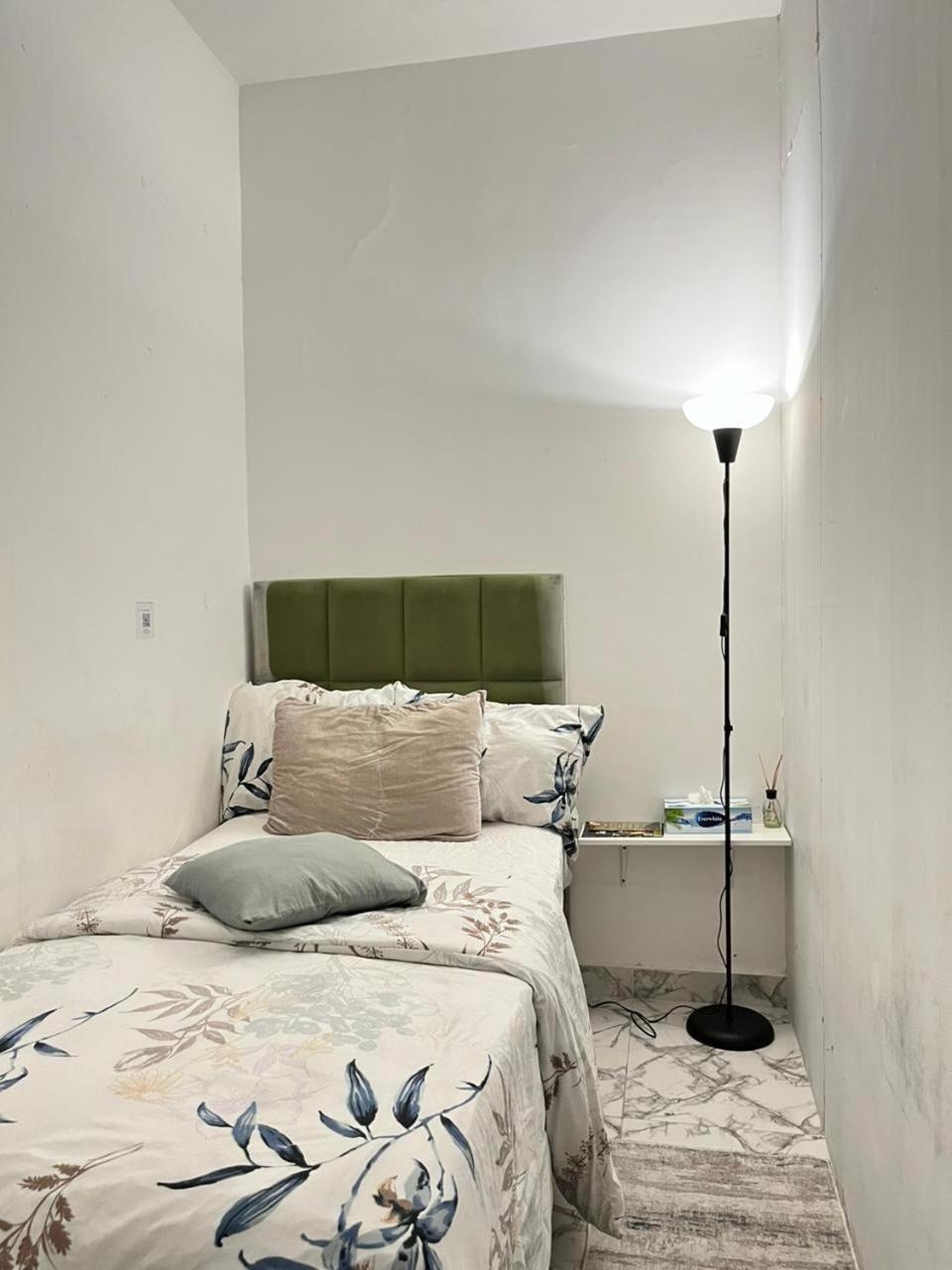 Tanih Place Abu Dhabi Luaran gambar