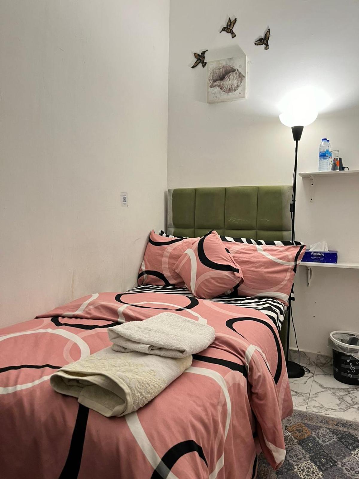 Tanih Place Abu Dhabi Luaran gambar